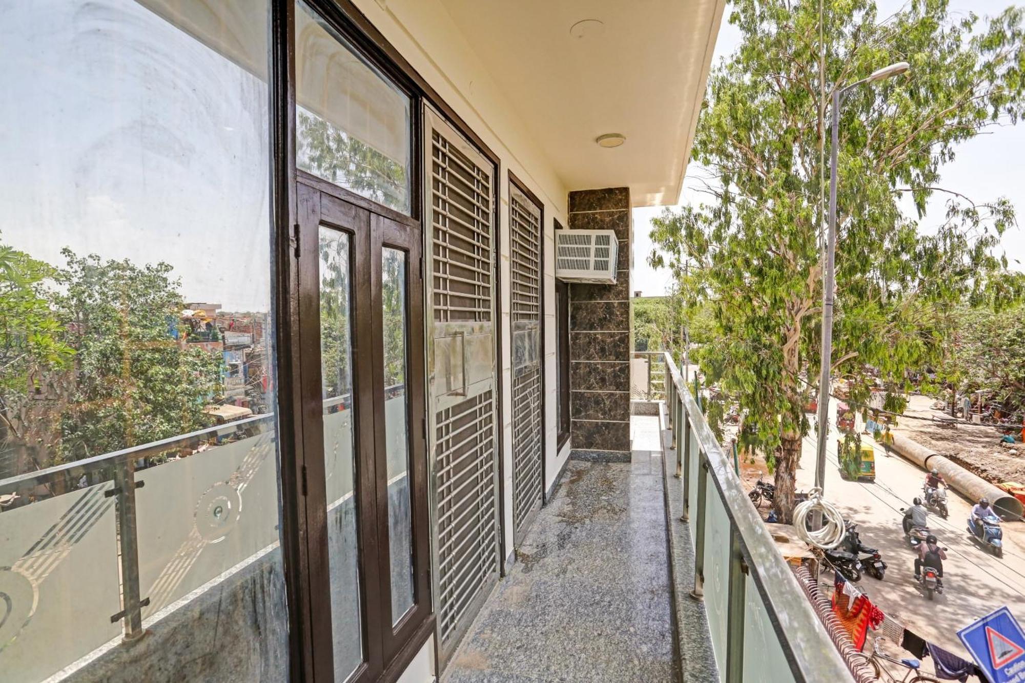 Hotel O Golden Key Inn Punjabi Bagh นิวเดลี ภายนอก รูปภาพ